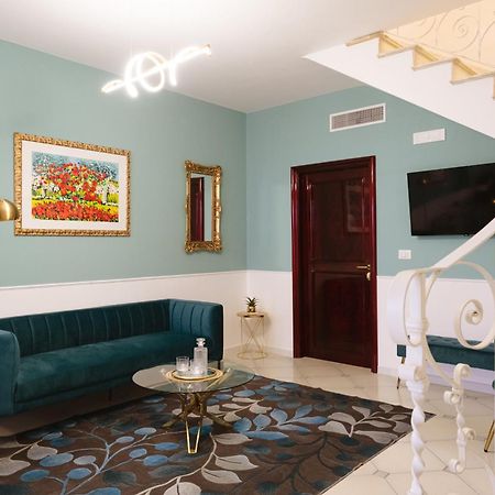 Albergo Diffuso Dimora Rossi Charme B&B Turi Exterior foto